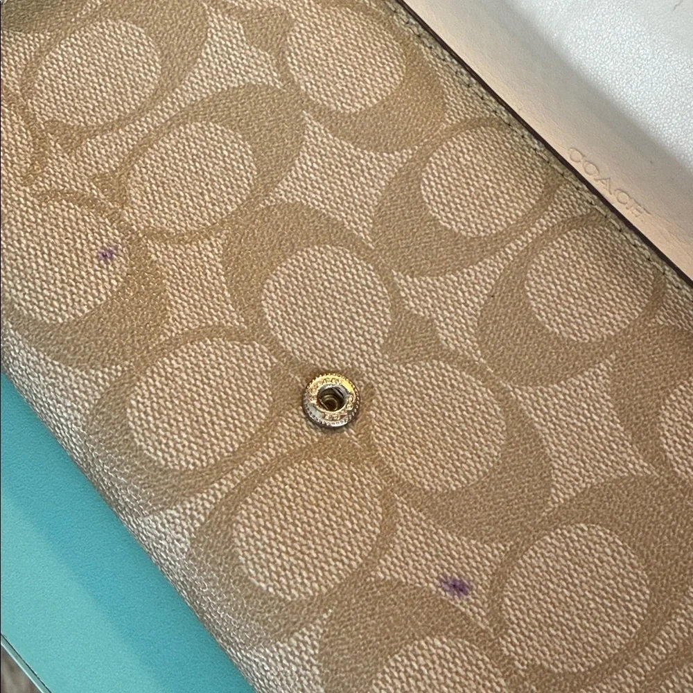 Coach White and Cream Women's Wallet fold leather coin card clutch wristlet
